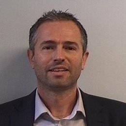 广式仪式感，广州市民茶楼观看阅兵直播